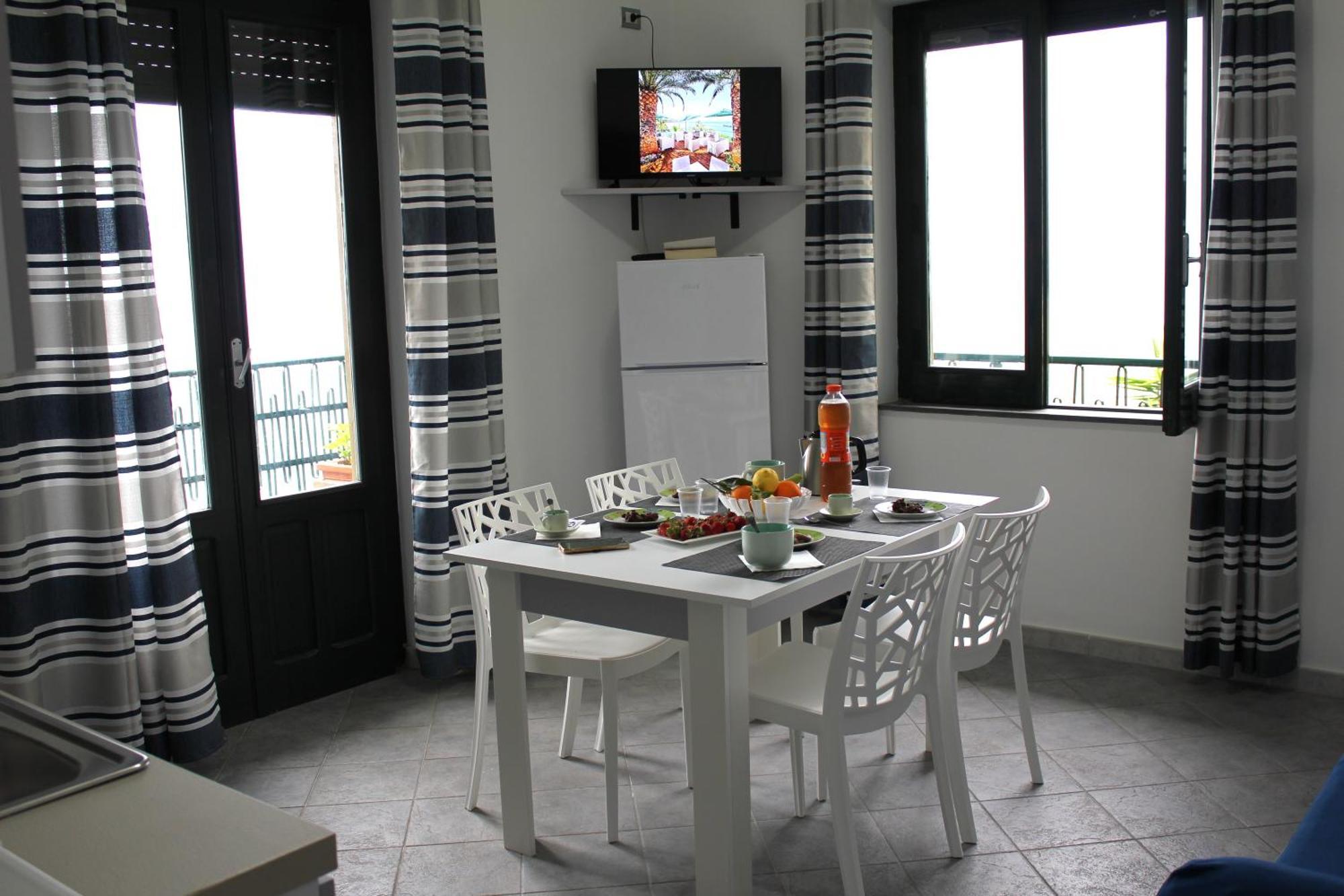 Villa Anita Apartments Capo d'Orlando Bagian luar foto